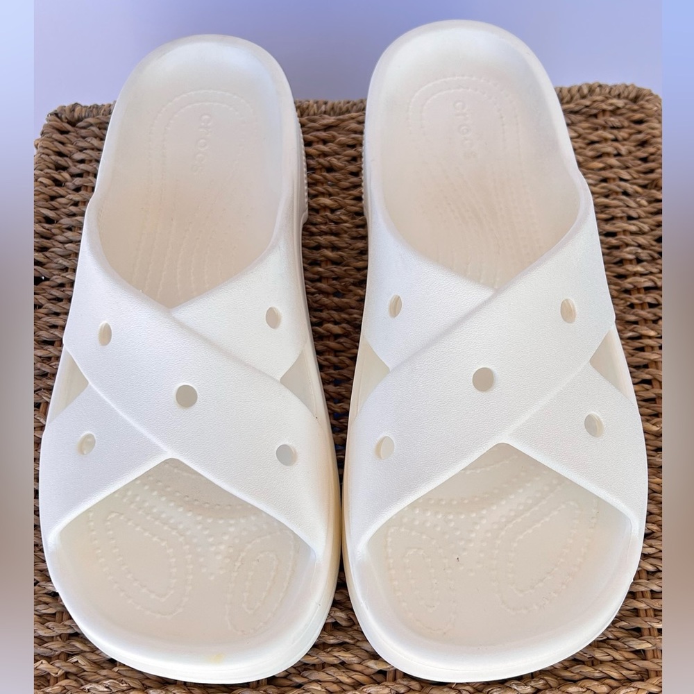 Crocs Women’s Classic Cross Strap Slide Sandals in Chalk‎ Size W-10